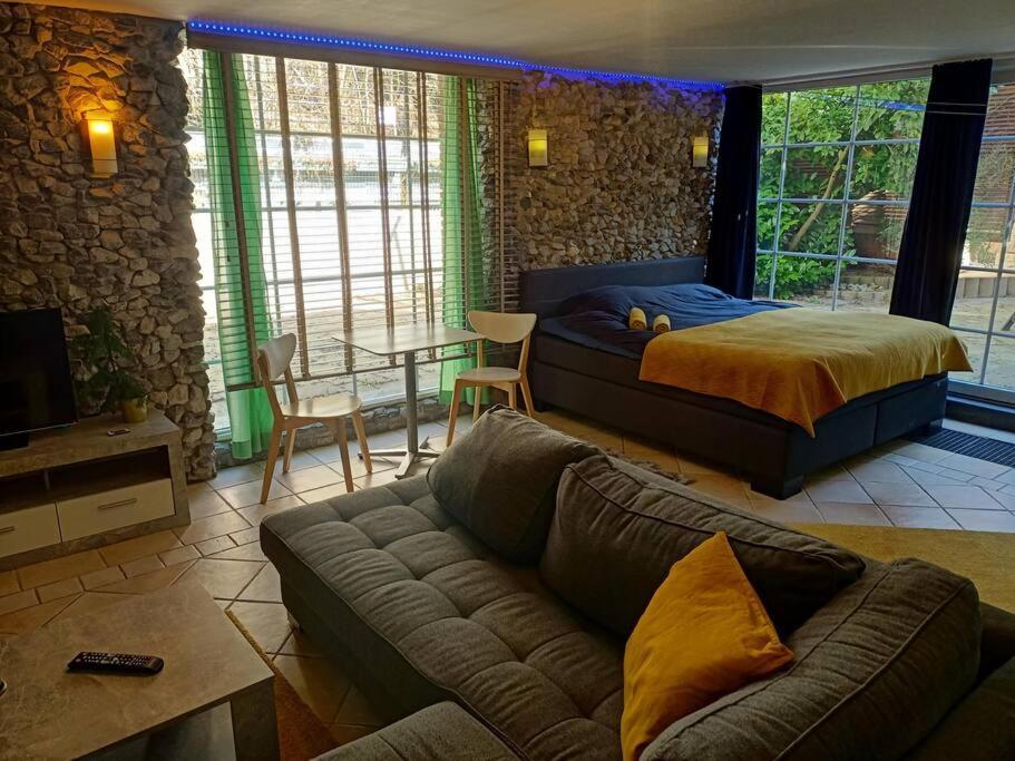 Kom Thuis In Deze Gezellige Loft Heerlen Eksteriør billede